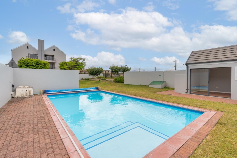 2 Bedroom Property for Sale in Royal Ascot Western Cape